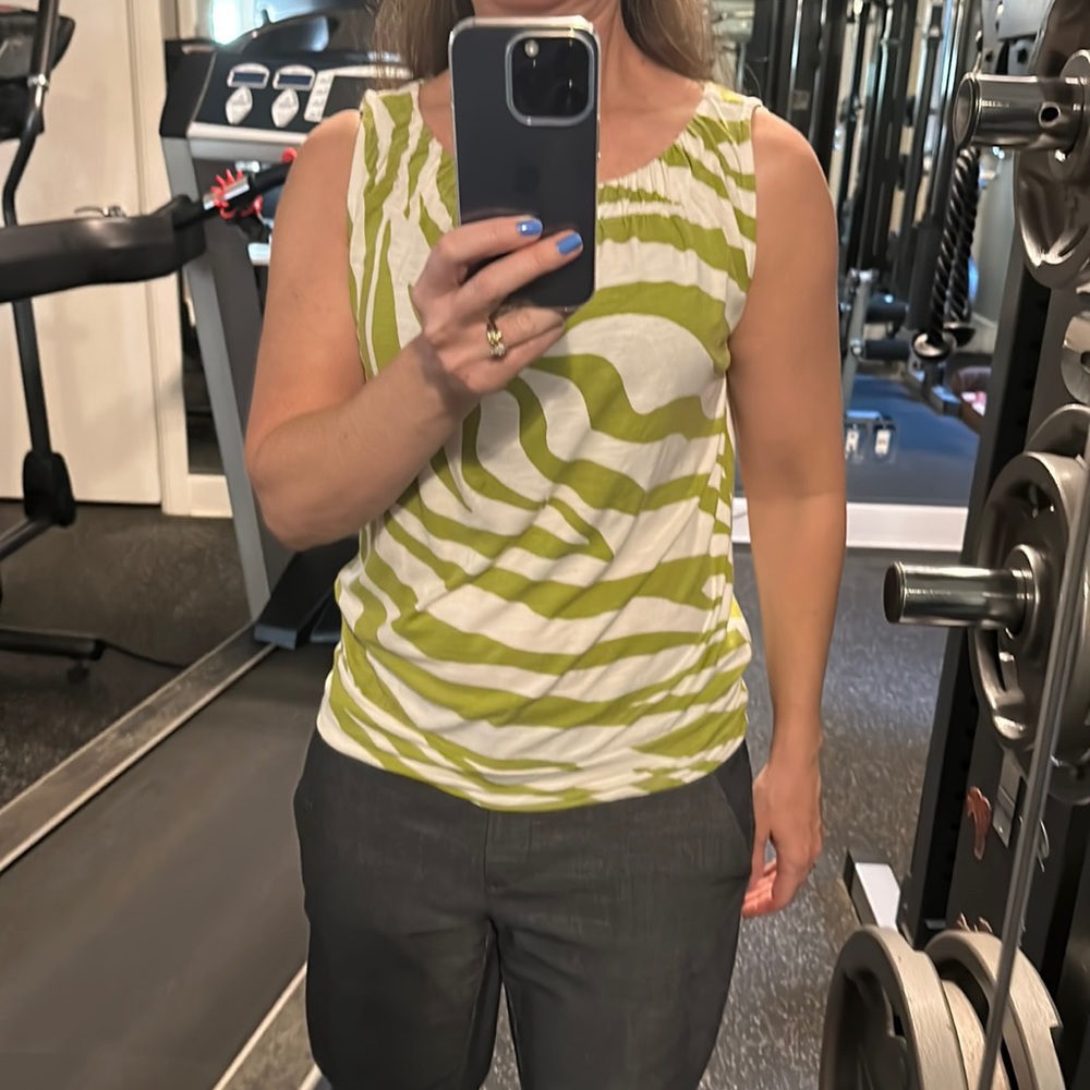 Ann Taylor Loft green sleeveless top size extra small (3 items for $15)